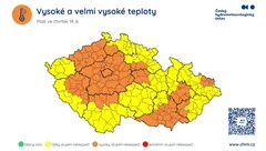 Mapa ČR s výstrahou před vysokými teplotami, oranžové a žluté oblasti, červenec 2023.