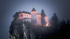 Zažijte pohádkovou noc mezi zdmi českých hradů a zámků